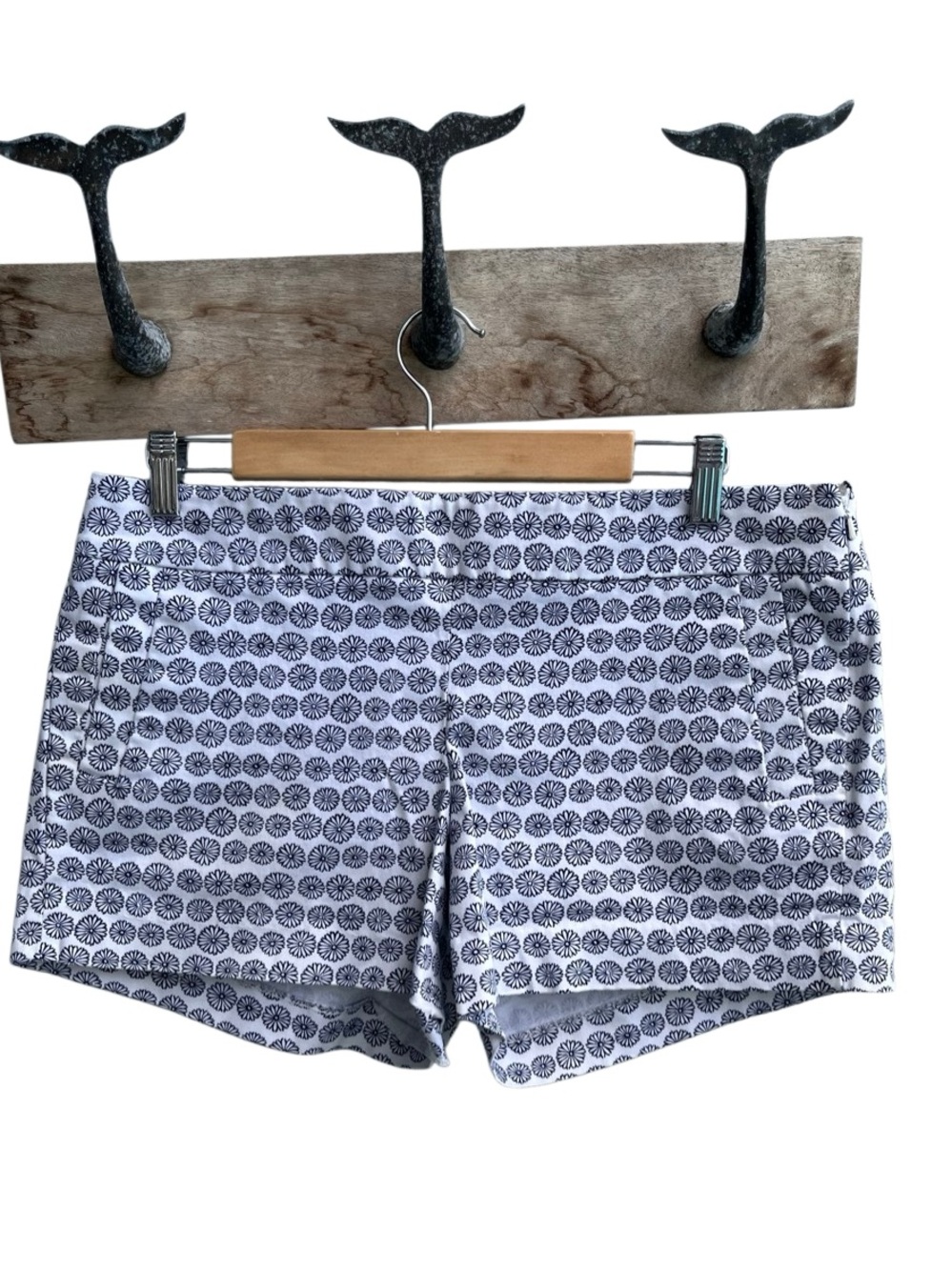 J.Crew Stretch Floral Print Shorts White Navy Size 12 Cotton Elastane